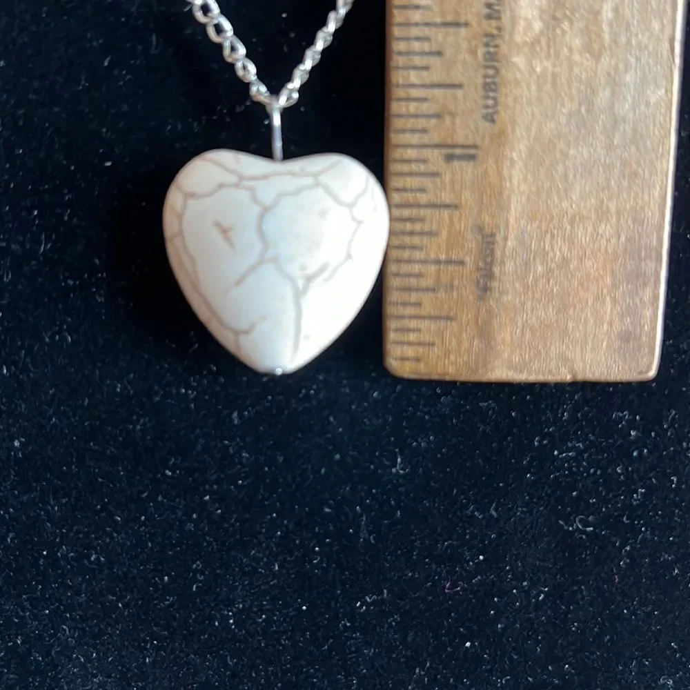 Handcrafted Heart pendant silver tone 18 inch necklace w built in extender - Picture 3 of 3